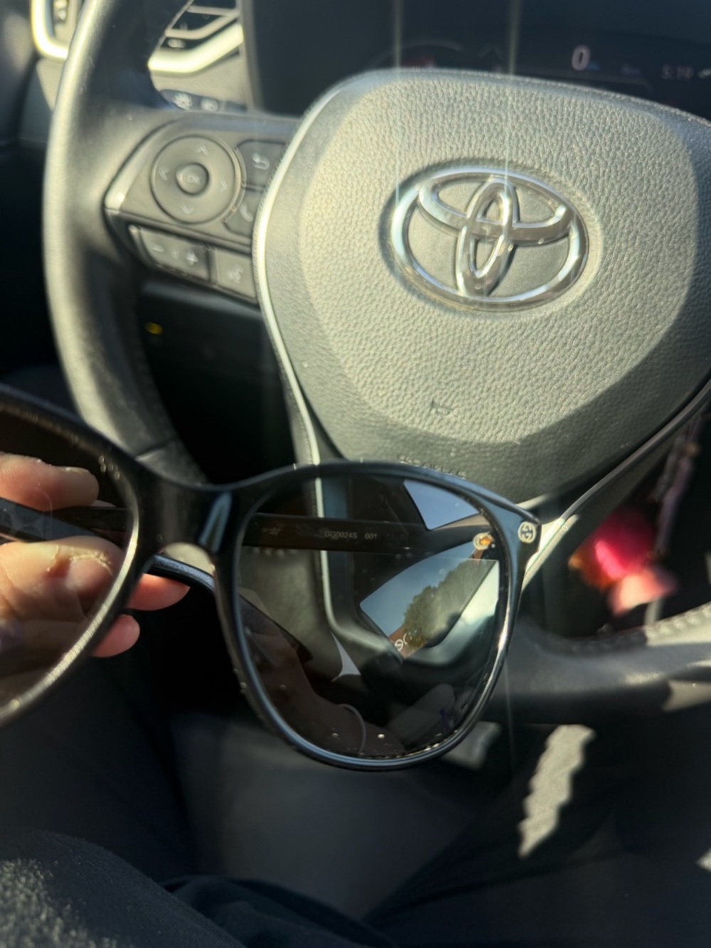 Gucci Sunglasses - Picture 2 of 7